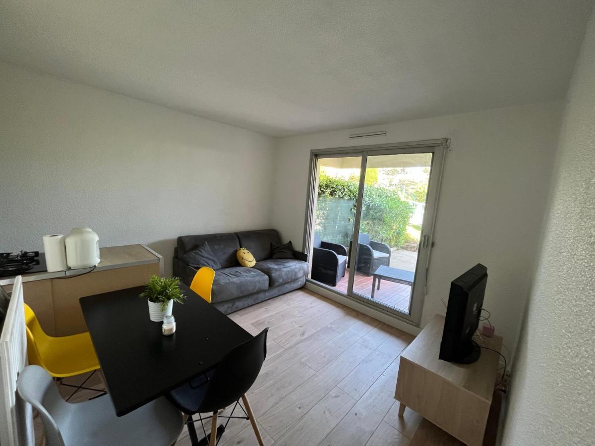 Appartement 2 Pieces En Rez De Jardin Avec Parking Et Piscine Villeneuve-Loubet Exterior foto